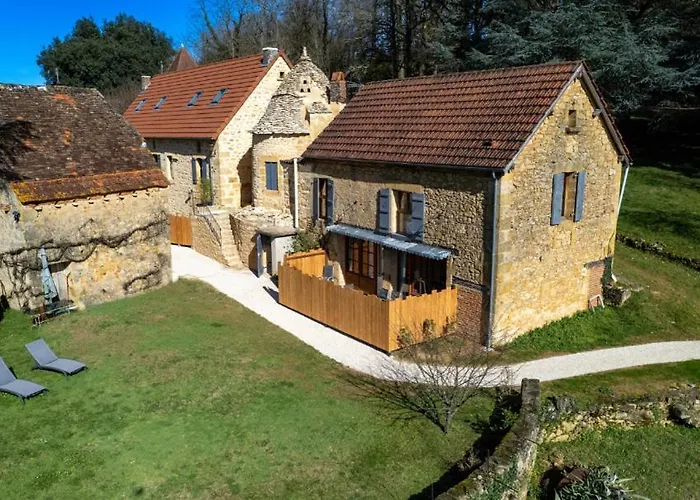 펜션 Domaine De La Source Perigordnoir Castels