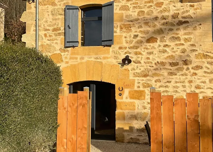 펜션 Domaine De La Source Perigordnoir *