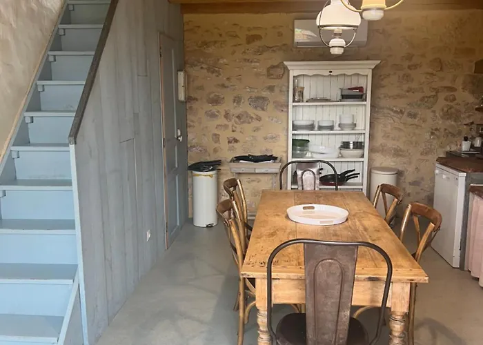 Domaine De La Source Perigordnoir 펜션 *